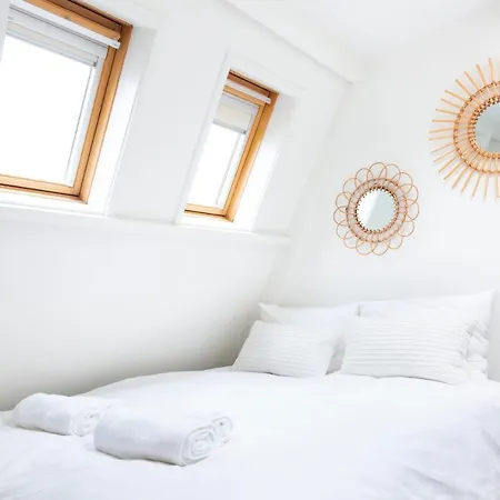 Trendy 2 Bedroom On Perfect Location Amszterdam